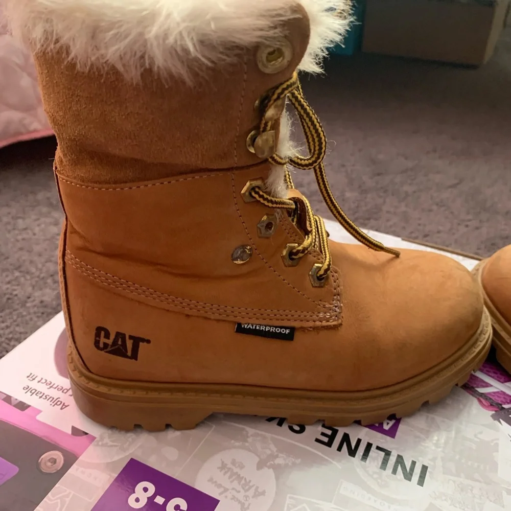 Boots - Picture 6 of 10